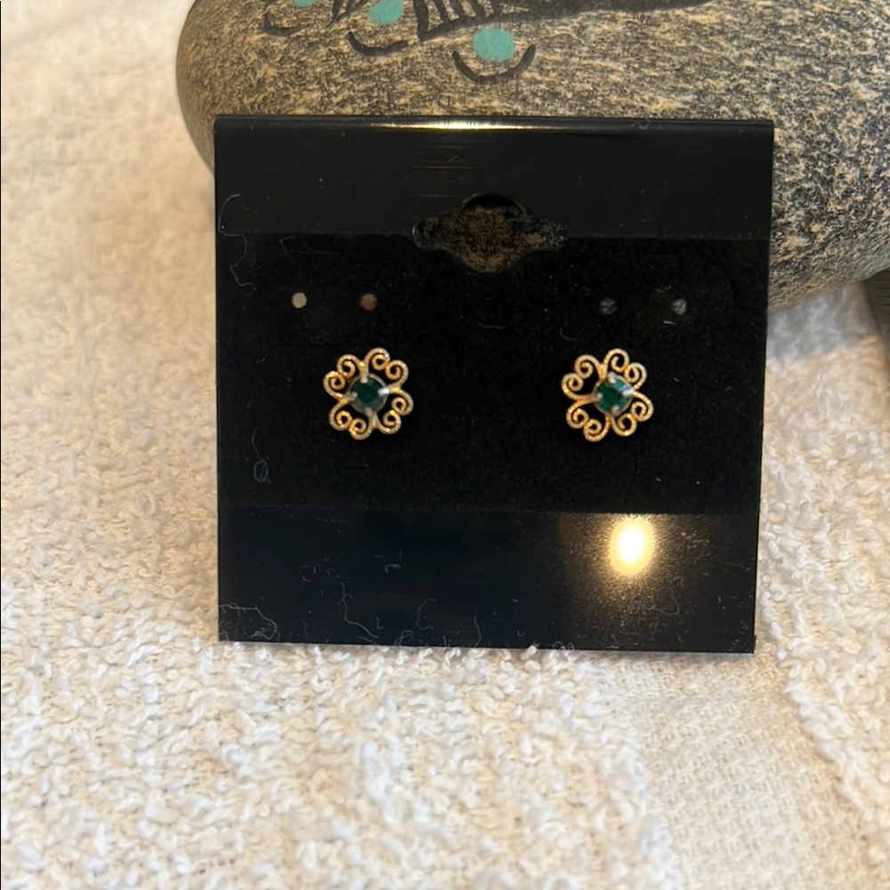 Gold-Toned Filigree Earrings With Green Emerald Gemstone
